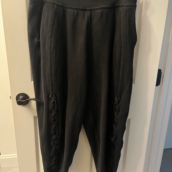 Lululemon Braided Detail High Rise Black Jogger - Picture 5 of 9